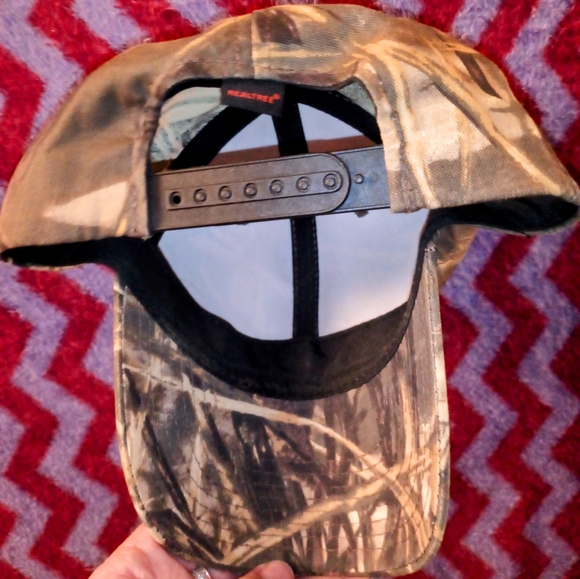 2 camo hats - Picture 4 of 5